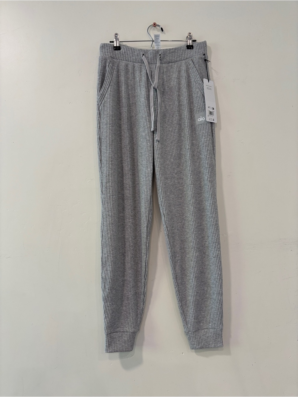 New Alo Yoga Muse Sweatpants Women's Size S Heather Grey Ribbed Knit Joggers